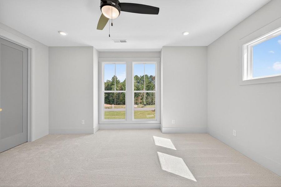 Spacious, unfurnished interior of a new home in , Jefferson (Image 34).