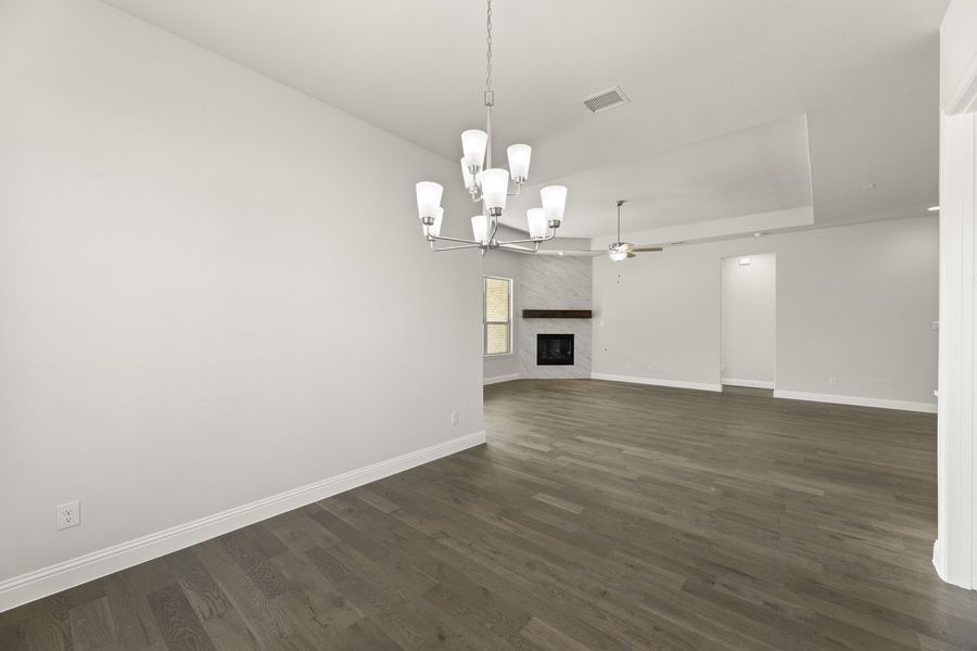 Spacious, unfurnished interior of a new home in River Ranch, Van Alstyne (Image 19).
