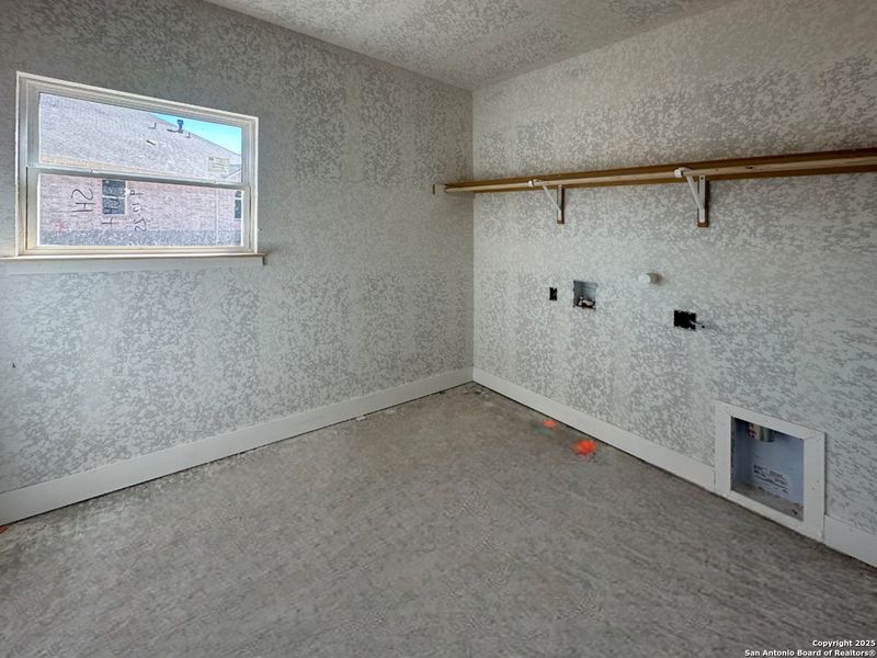 Spacious, unfurnished interior of a new home in Sunday Creek at Kinder Ranch, San Antonio (Image 12). Spacious, unfurnished interior of a new home in Sunday Creek at Kinder Ranch, San Antonio (Image 12).