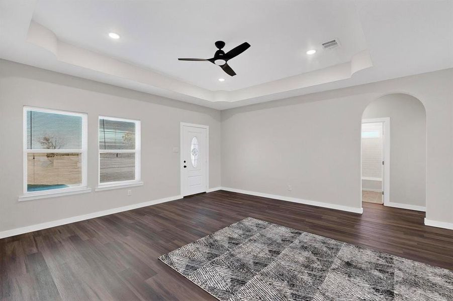 Spacious, unfurnished interior of a new home in , Alma (Image 14).