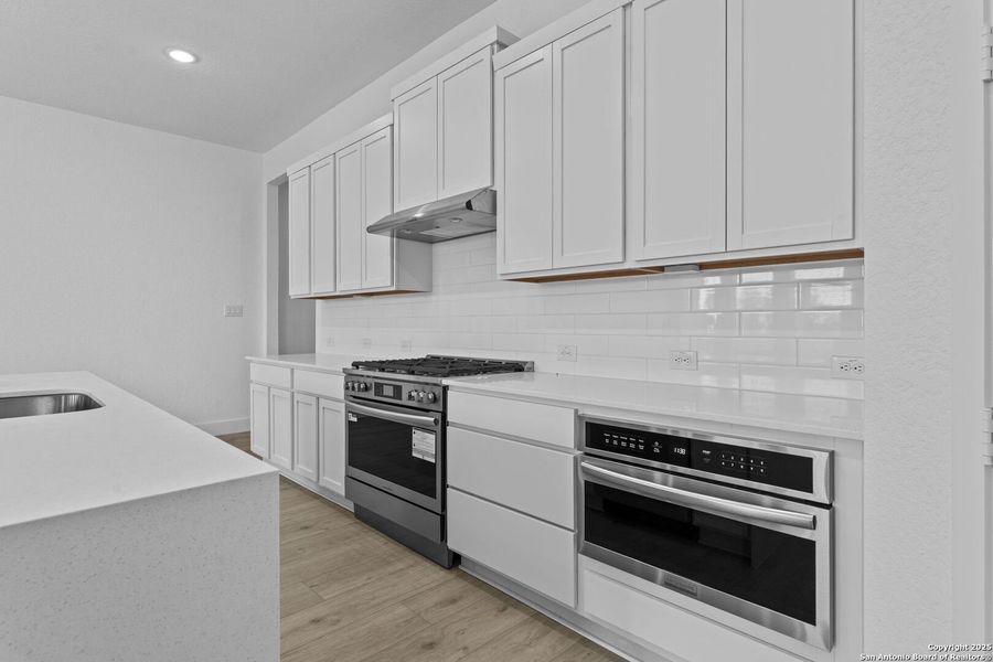 Furnished interior view inside a new home in , New Braunfels (Image 4).