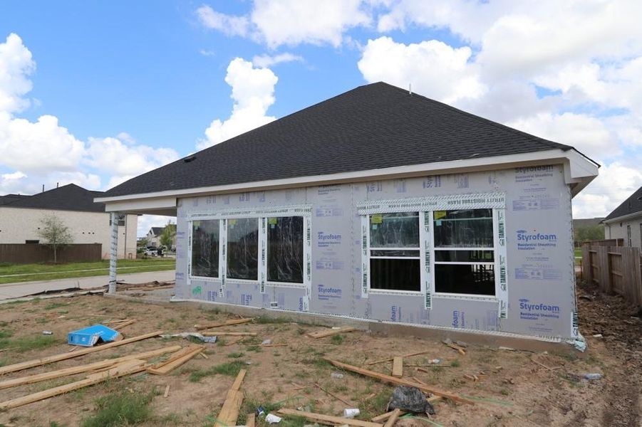 Front exterior of a new home in Brookewater 55’ Homesites, Rosenberg, TX, highlighting curb appeal (Image 11). Front exterior of a new home in Brookewater 55’ Homesites, Rosenberg, TX, highlighting curb appeal (Image 11).