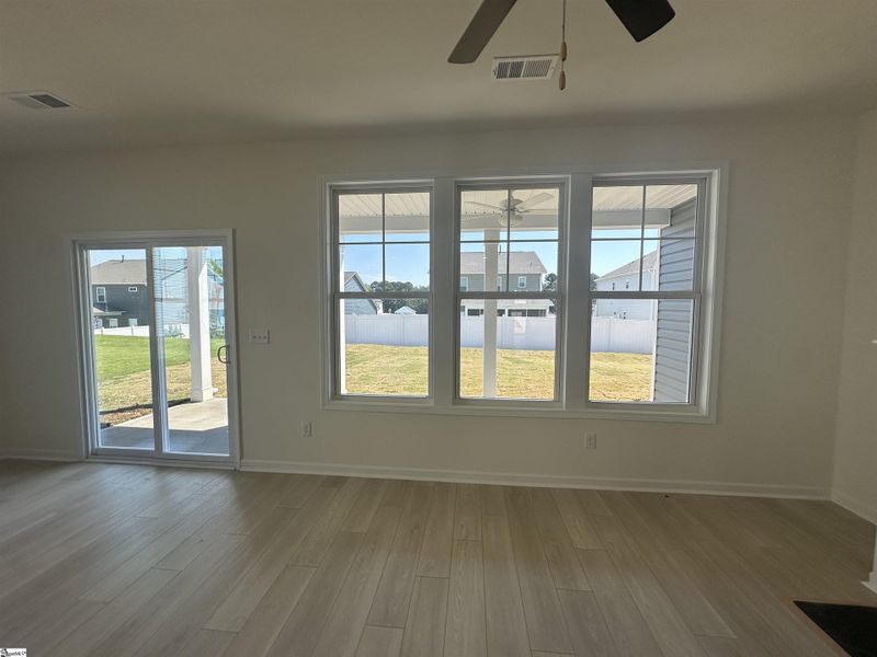 Spacious, unfurnished interior of a new home in Shiloh Trail, Wellford (Image 31).