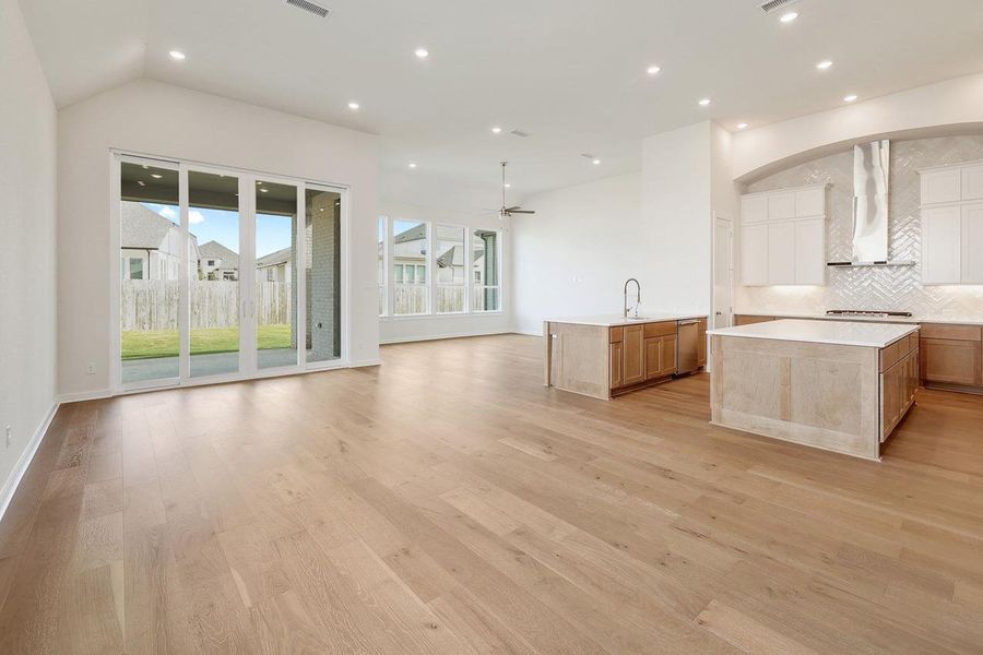 Spacious, unfurnished interior of a new home in Santa Rita Ranch, Liberty Hill (Image 22). Spacious, unfurnished interior of a new home in Santa Rita Ranch, Liberty Hill (Image 22).