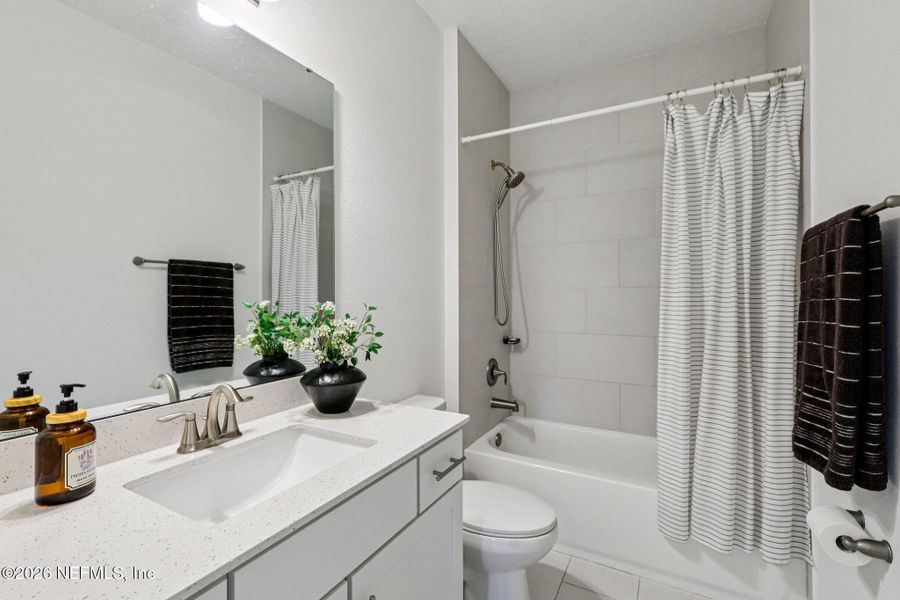 Furnished interior view inside a new home in Beacon Lake, St. Augustine (Image 39).