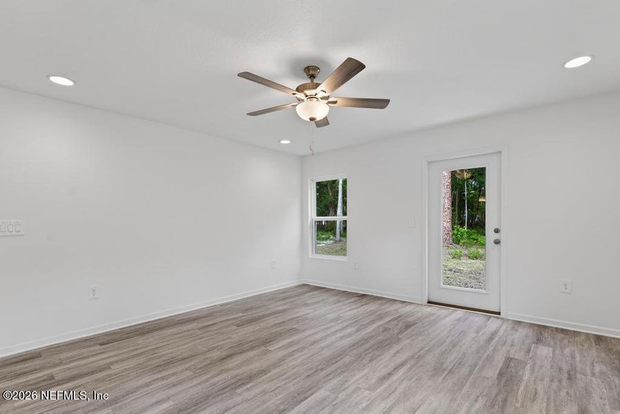 Spacious, unfurnished interior of a new home in , Jacksonville (Image 22).