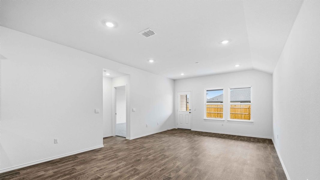 Spacious, unfurnished interior of a new home in Palomino, Manor (Image 11).