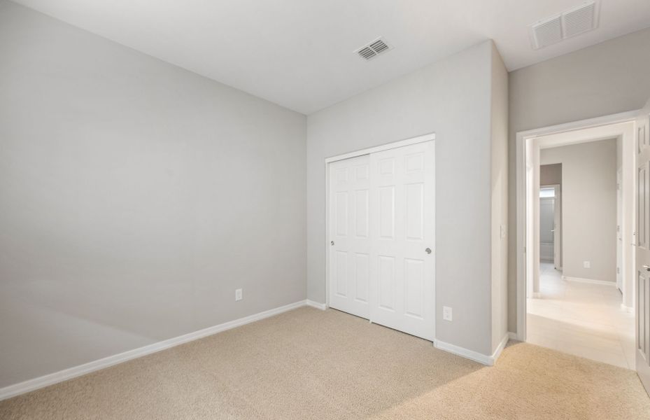 Spacious, unfurnished interior of a new home in El Cidro, Goodyear (Image 17).