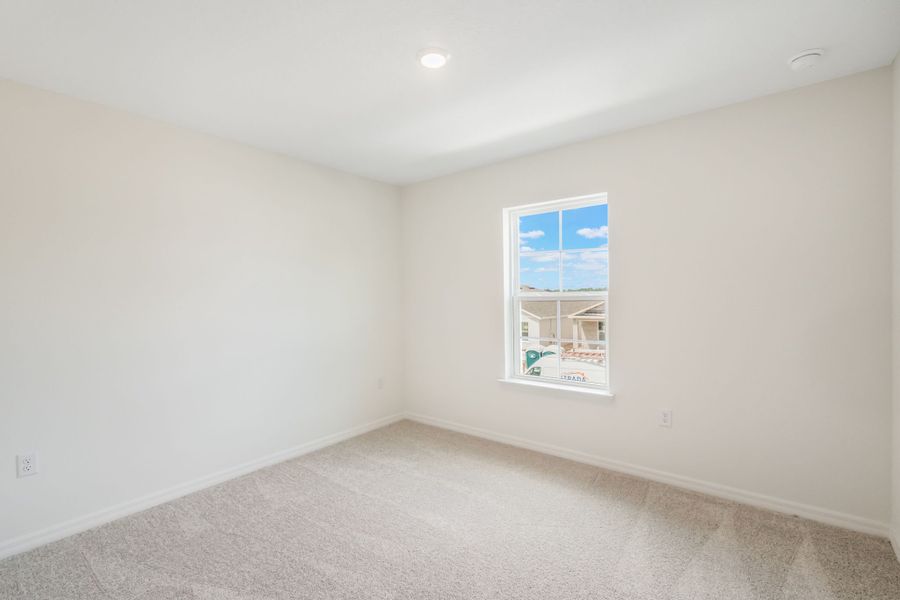 Spacious, unfurnished interior of a new home in Eden Crest, Apopka (Image 15).