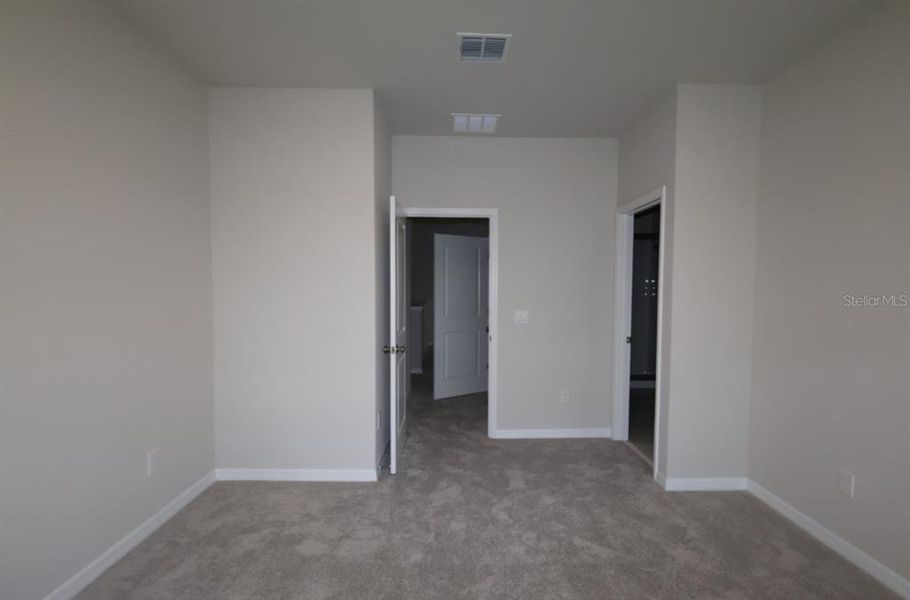 Spacious, unfurnished interior of a new home in , Daytona Beach (Image 16).