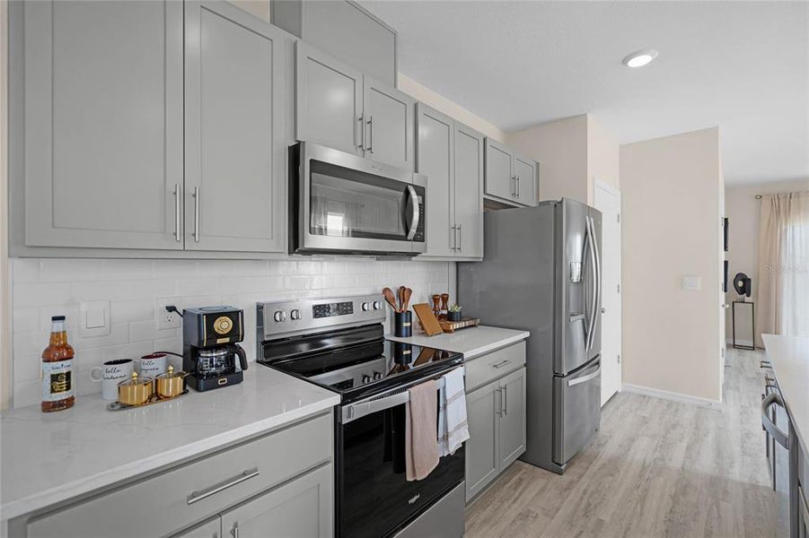 Furnished interior view inside a new home in , Winter Haven (Image 7).
