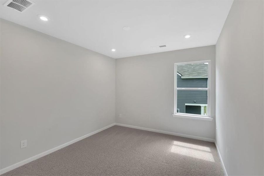 Spacious, unfurnished interior of a new home in Sweetlake Grove, Mableton (Image 20).