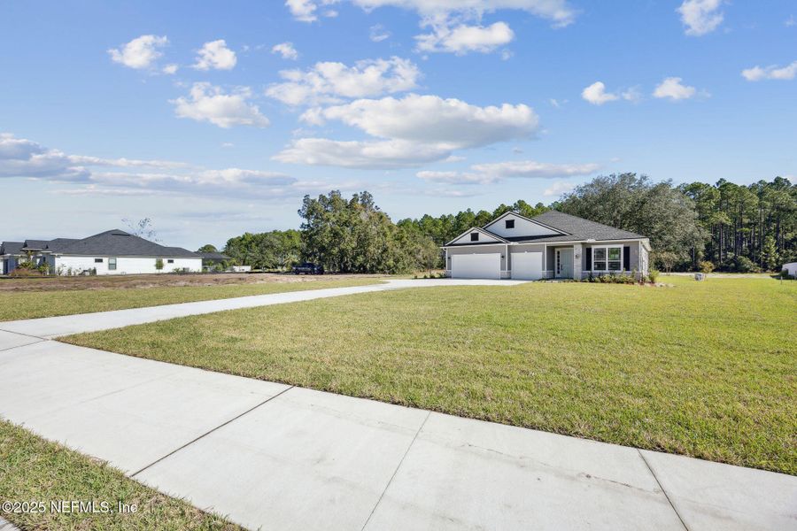 Community amenities in Edwards Creek Estates, Jacksonville (Image 23).