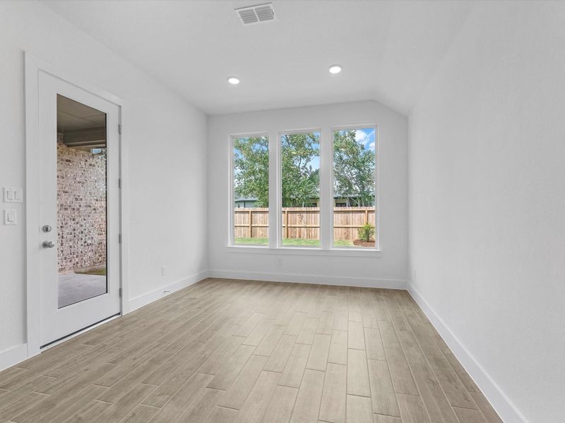 Spacious, unfurnished interior of a new home in Tompkins Reserve, Katy (Image 17). Spacious, unfurnished interior of a new home in Tompkins Reserve, Katy (Image 17).