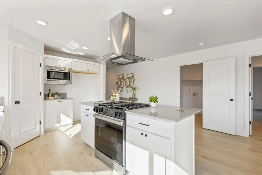 Representative furnished interior of a home built from the Aspen - IronHorse by MonteVista Homes in IronHorse, Prineville (Image 5).