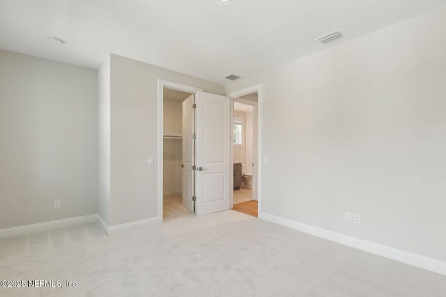 Spacious, unfurnished interior of a new home in , Fernandina Beach (Image 16).
