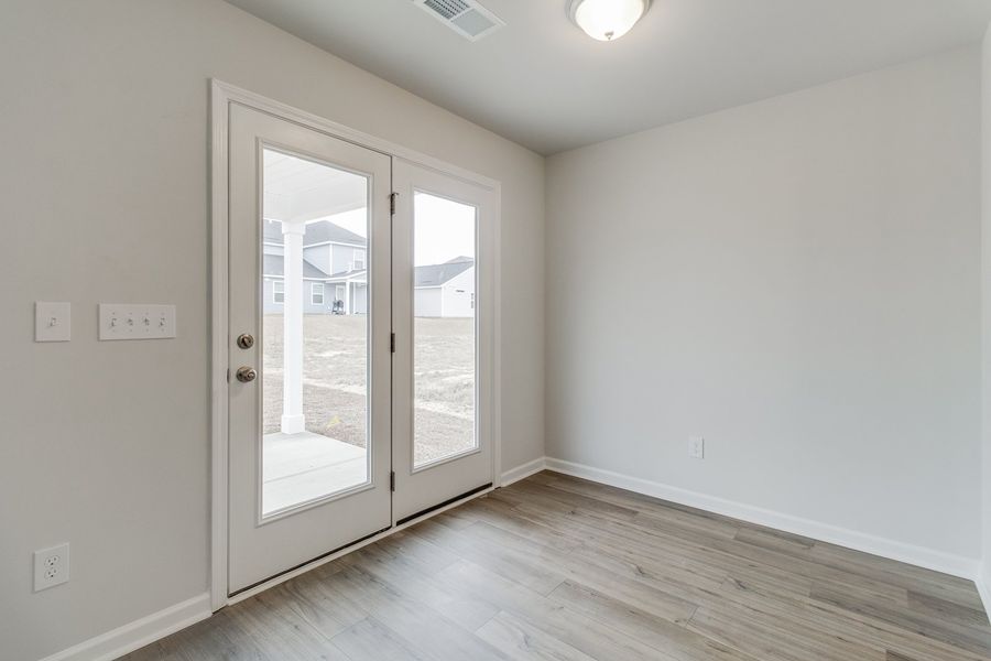 Spacious, unfurnished interior of a new home in Winston Point, Gilbert (Image 23).