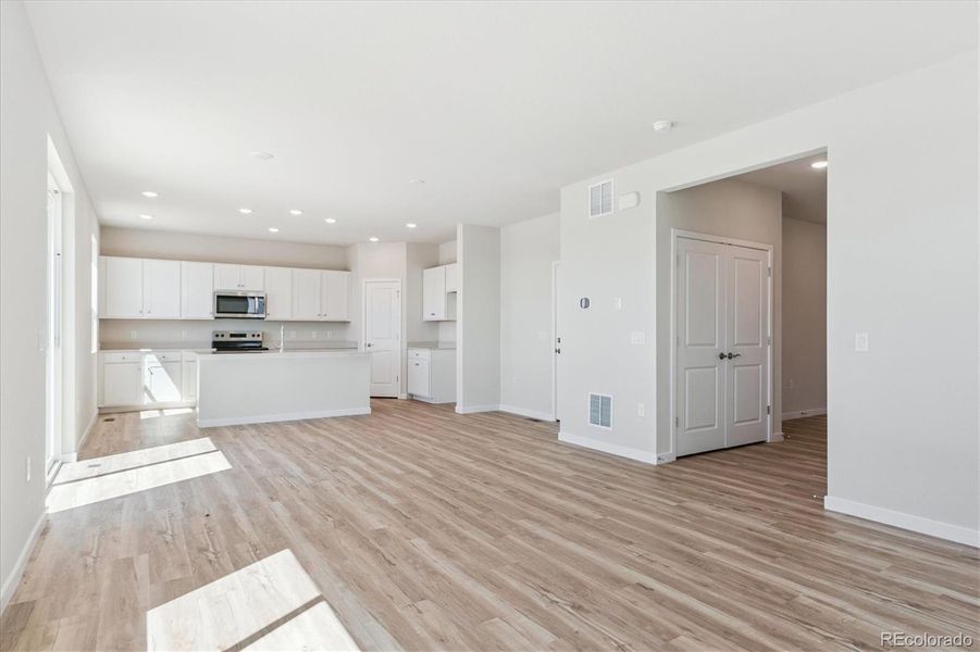 Spacious, unfurnished interior of a new home in Sweetgrass, Dacono (Image 11).