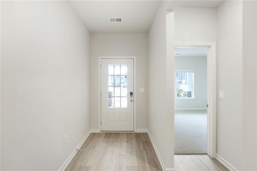 Spacious, unfurnished interior of a new home in Westmont Preserve, Powder Springs (Image 47).