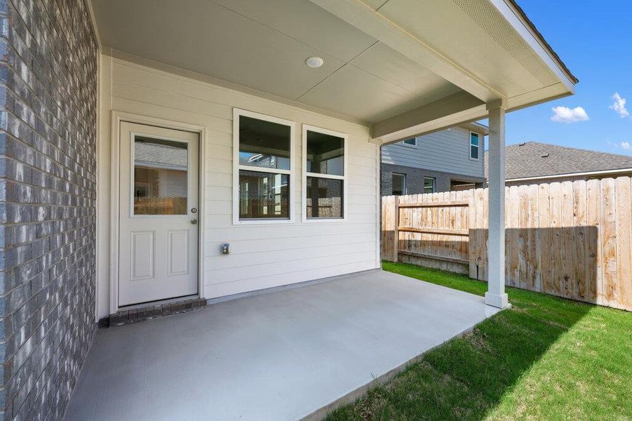Exterior details and patio area of a home in La Cima, San Marcos (Image 4).