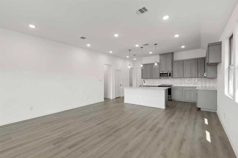 Spacious, unfurnished interior of a new home in Monticello Park, Princeton (Image 23). Spacious, unfurnished interior of a new home in Monticello Park, Princeton (Image 23).