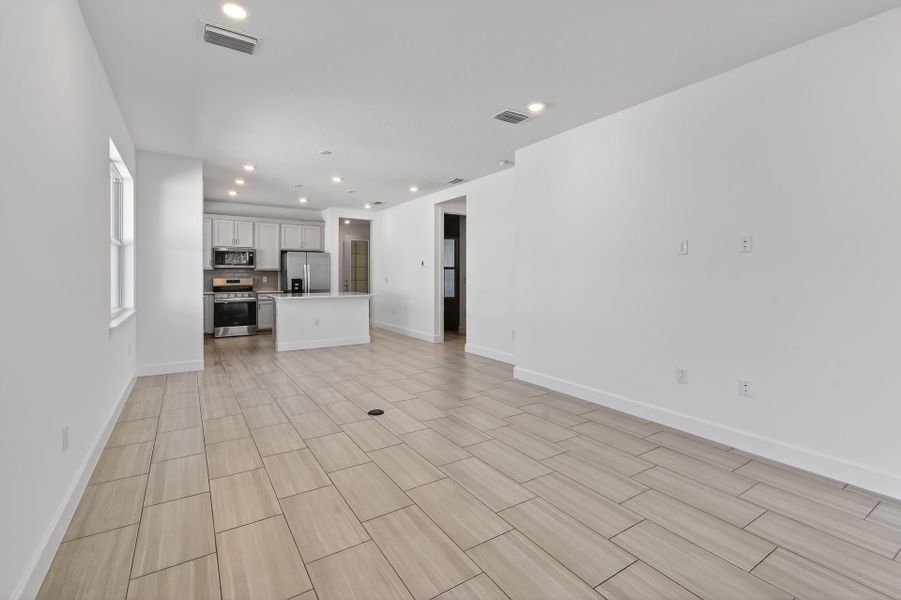 Spacious, unfurnished interior of a new home in Costa Pointe, Vero Beach (Image 41).