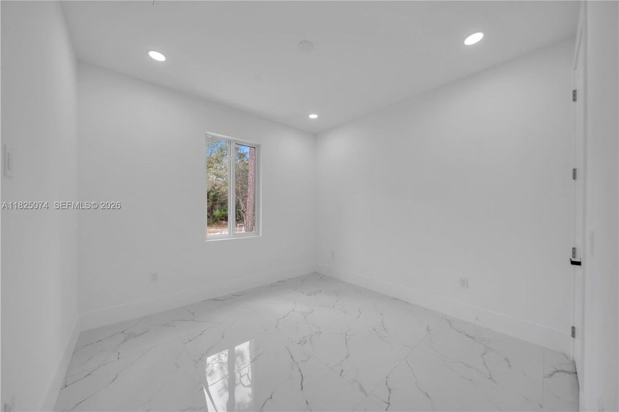 Spacious, unfurnished interior of a new home in , Lehigh Acres (Image 17).
