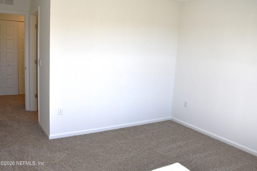 Spacious, unfurnished interior of a new home in Irongate Villas, Jacksonville (Image 24).