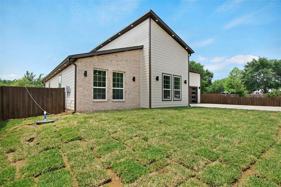 Front exterior of a new home in , Tool, TX, highlighting curb appeal (Image 23). Front exterior of a new home in , Tool, TX, highlighting curb appeal (Image 23).