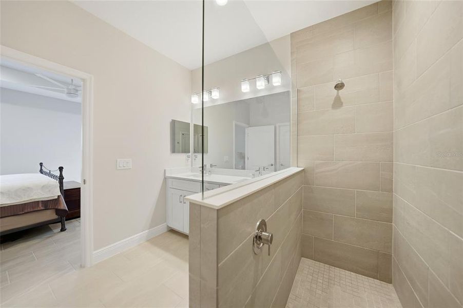 Furnished interior view inside a new home in , Englewood (Image 26).