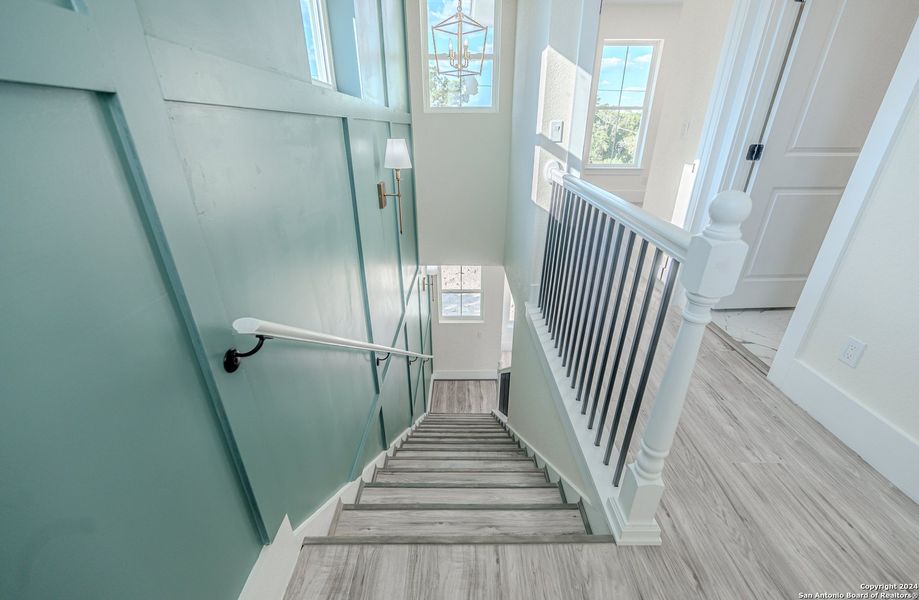 Spacious, unfurnished interior of a new home in , Bandera (Image 10).