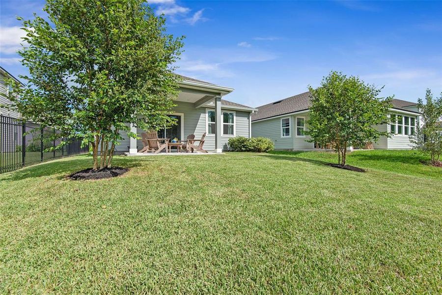 Exterior details and patio area of a home in Seminole Palms, Palm Coast (Image 27).