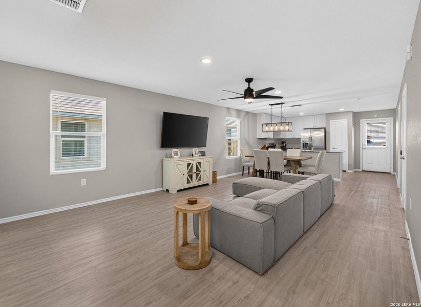 Furnished interior view inside a new home in Mission del Lago, San Antonio (Image 25).