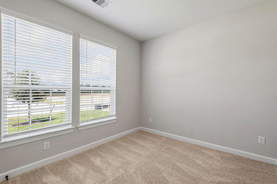 Spacious, unfurnished interior of a new home in Sweetwater Ridge, Conroe (Image 12). Spacious, unfurnished interior of a new home in Sweetwater Ridge, Conroe (Image 12).