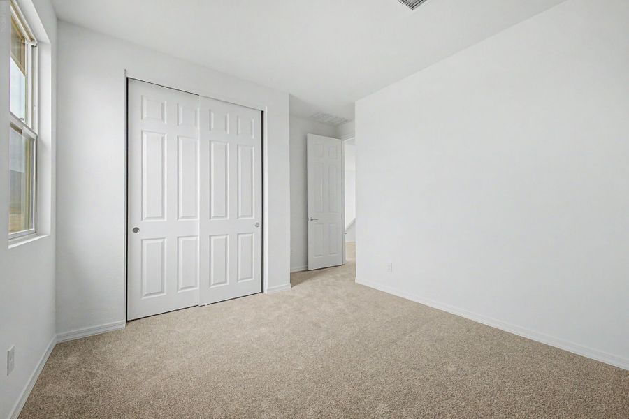 Spacious, unfurnished interior of a new home in White Tank Vistas, Waddell (Image 21).