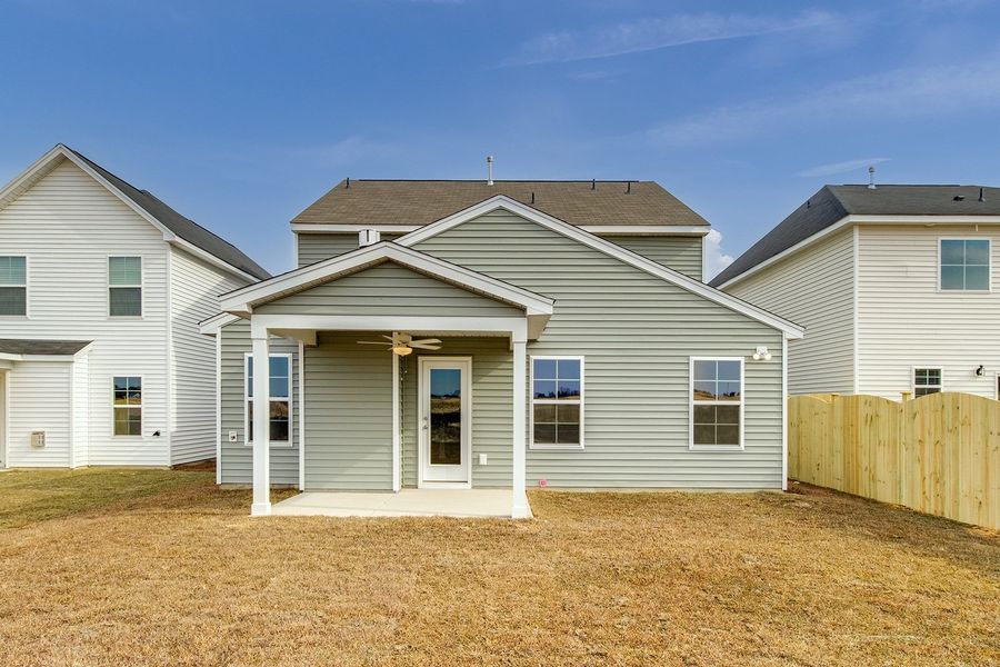 Exterior details and patio area of a home in Winston Point, Gilbert (Image 4).