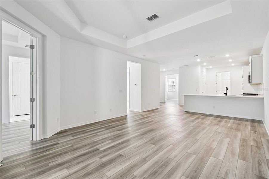 Spacious, unfurnished interior of a new home in Sweetwater at Lakewood Ranch, Lakewood Ranch (Image 26).