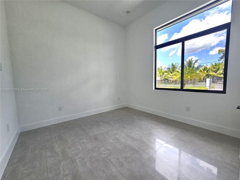 Spacious, unfurnished interior of a new home in , Homestead (Image 64).