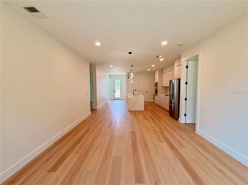 Spacious, unfurnished interior of a new home in , Port Charlotte (Image 49).