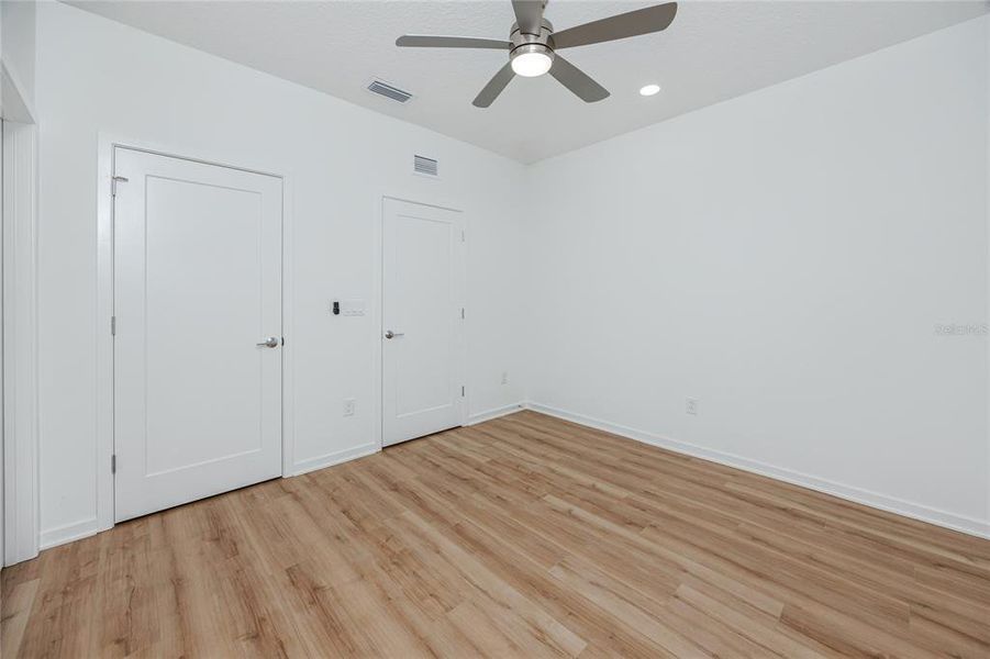 Spacious, unfurnished interior of a new home in , Tampa (Image 38).