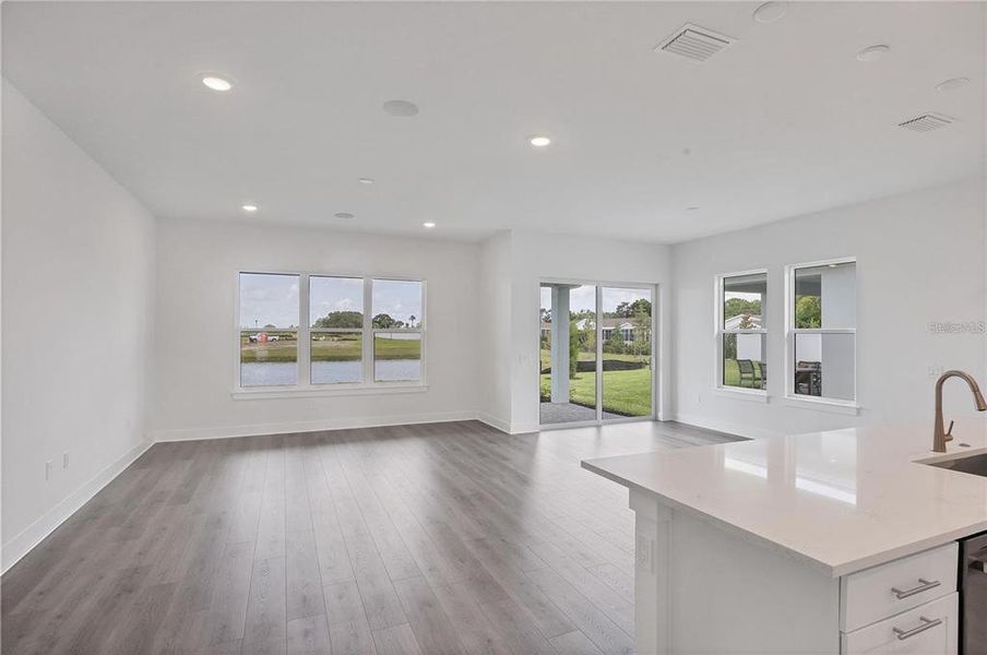 Spacious, unfurnished interior of a new home in Gracewater at Sarasota, Sarasota (Image 30).