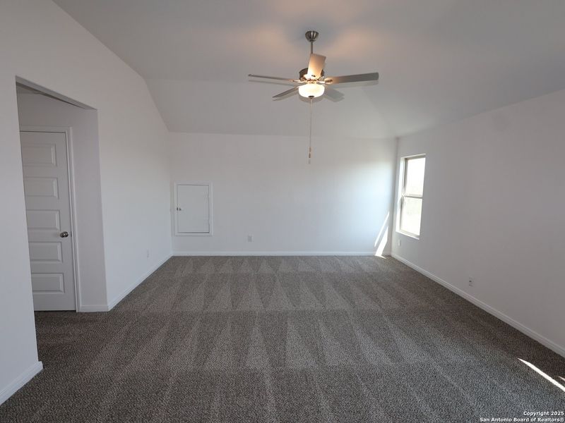 Spacious, unfurnished interior of a new home in Paloma Park, Converse (Image 21). Spacious, unfurnished interior of a new home in Paloma Park, Converse (Image 21).