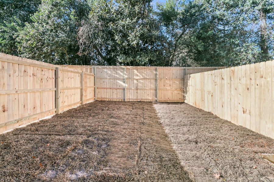 Exterior details and patio area of a home in , North Charleston (Image 27).