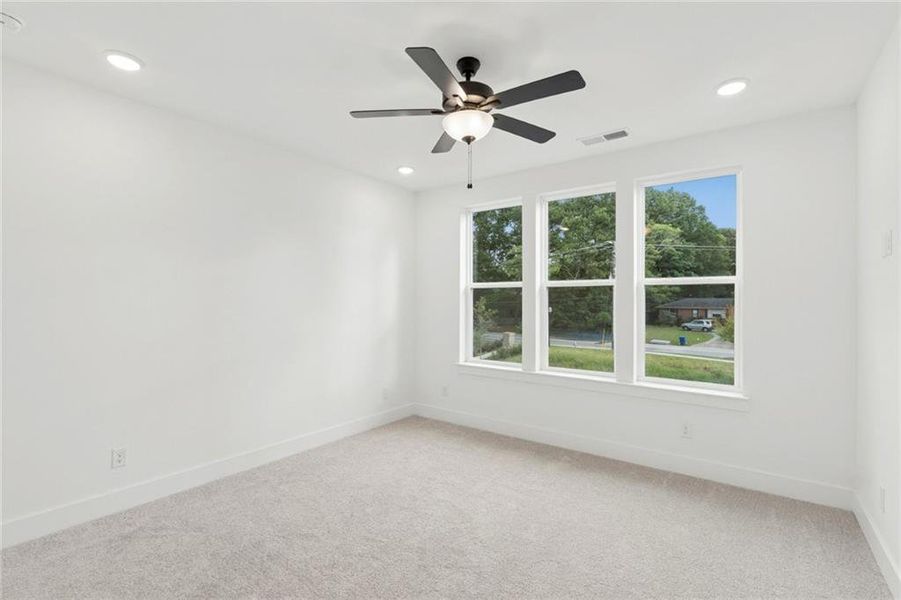 Spacious, unfurnished interior of a new home in Celesta, Scottdale (Image 15).