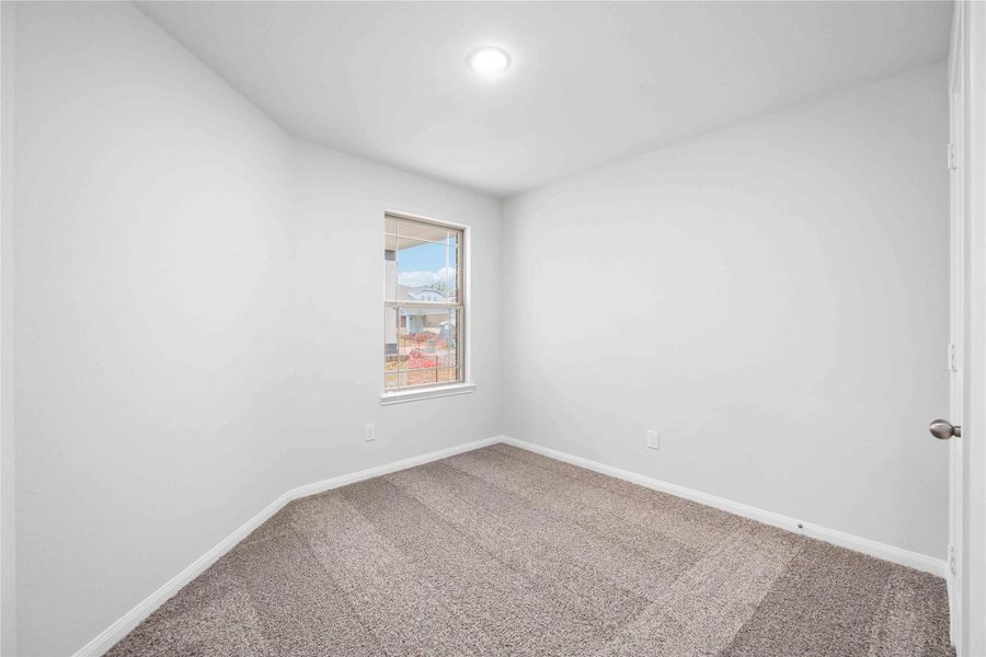 Spacious, unfurnished interior of a new home in Sandrock Station, Houston (Image 22).