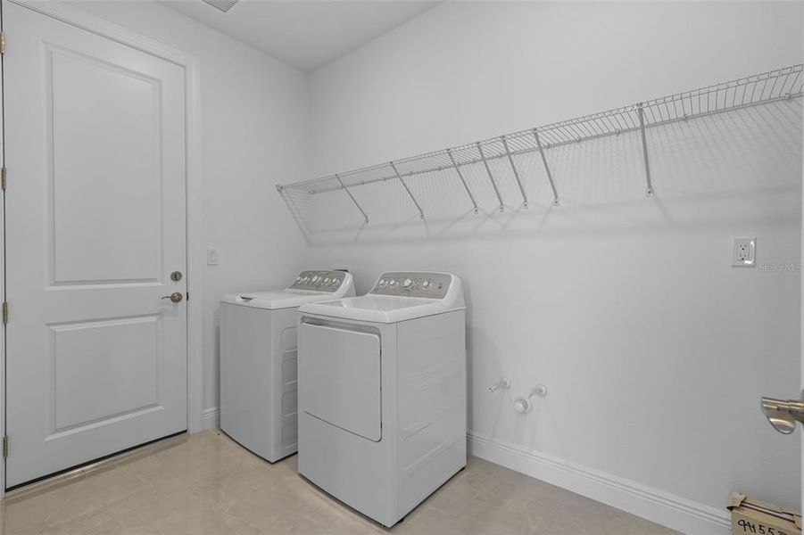 Furnished interior view inside a new home in Cresswind Lakewood Ranch, Lakewood Ranch (Image 6).