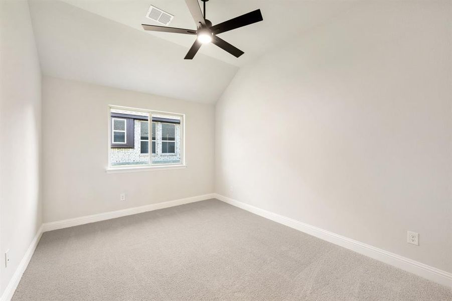 Spacious, unfurnished interior of a new home in Sunset Ridge, Alvarado (Image 20).