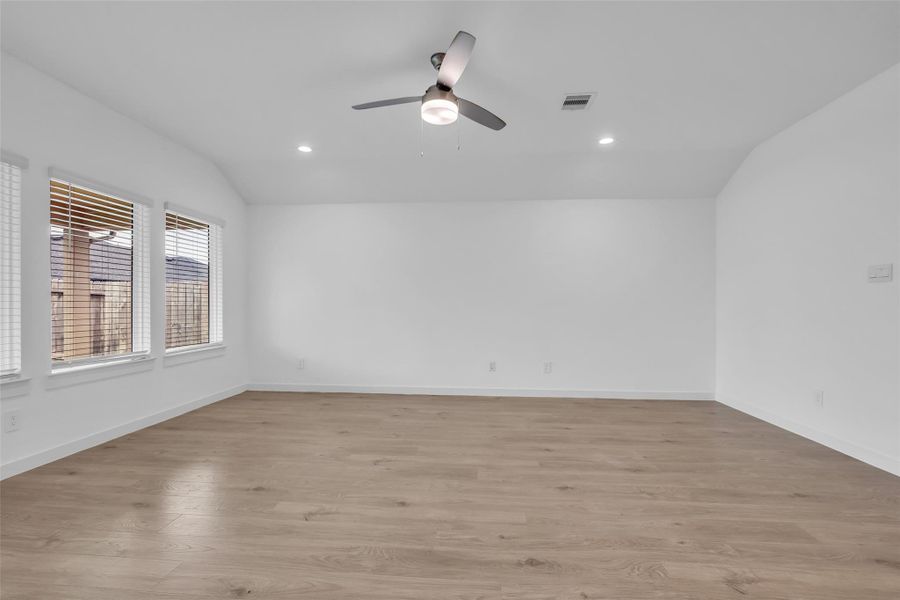 Spacious, unfurnished interior of a new home in , Fulshear (Image 20). Spacious, unfurnished interior of a new home in , Fulshear (Image 20).