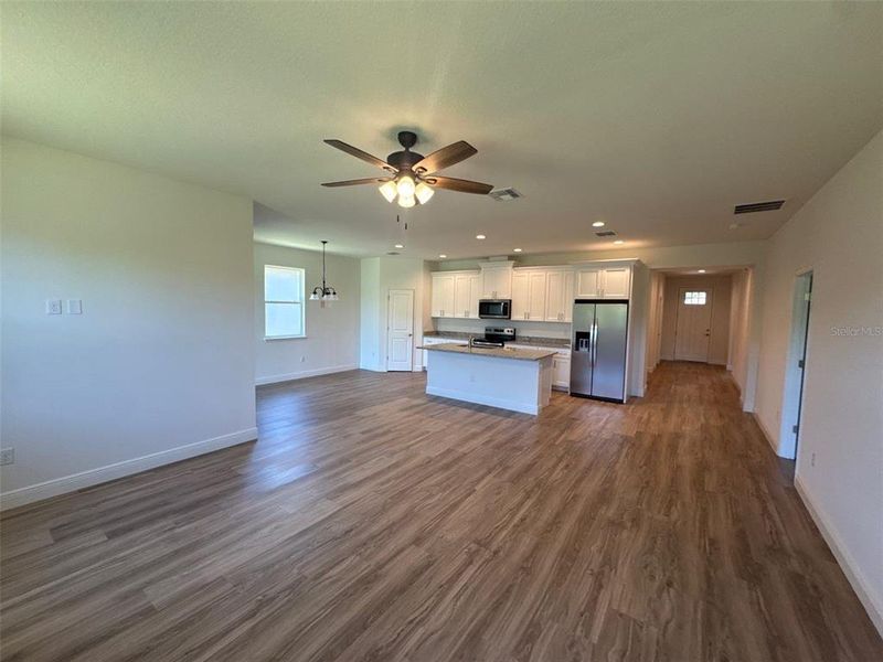 Spacious, unfurnished interior of a new home in , Apopka (Image 10).
