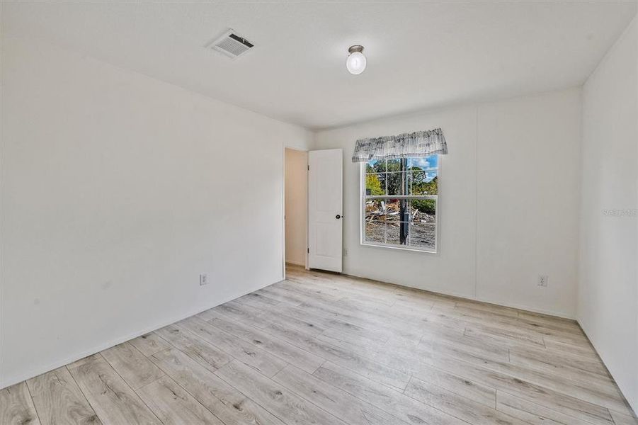 Spacious, unfurnished interior of a new home in , North Fort Myers (Image 39).